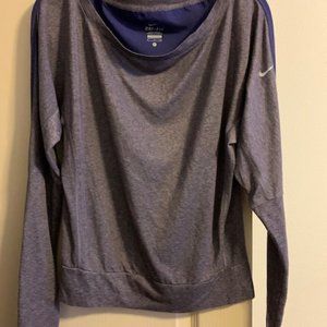 Nike Women's Size S Activewear/Golf Top w/Dri-Fit Technology Long Sleeve All Wea